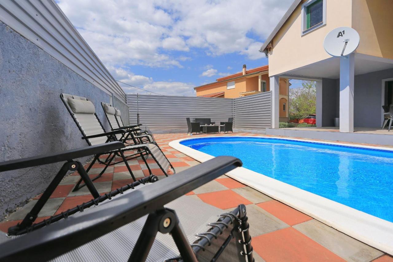 Holiday Home Lucija Sveti Filip i Jakov Extérieur photo